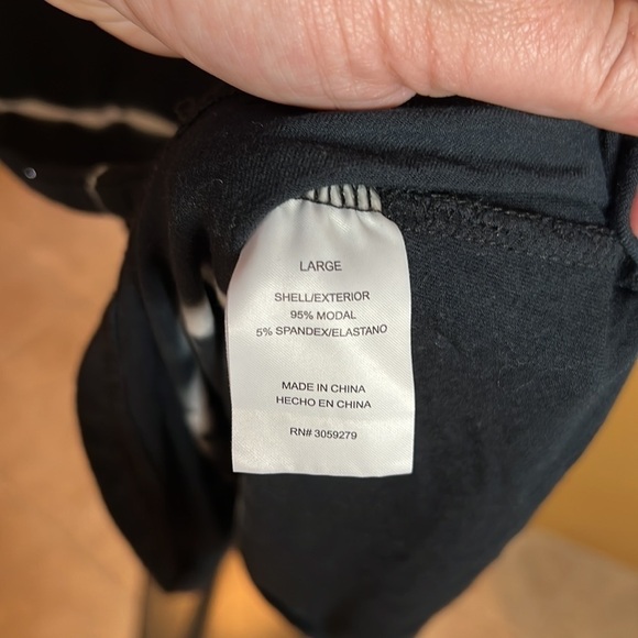 T&S by Thread & Supply Ladies Tie Dye Sleeveless Black White Size Large - Picture 9 of 10